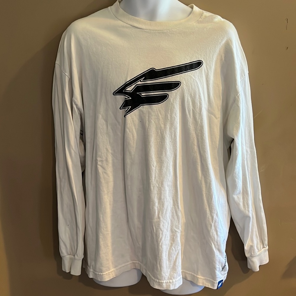 Elevation snowboards vintage long sleeve skater shirt